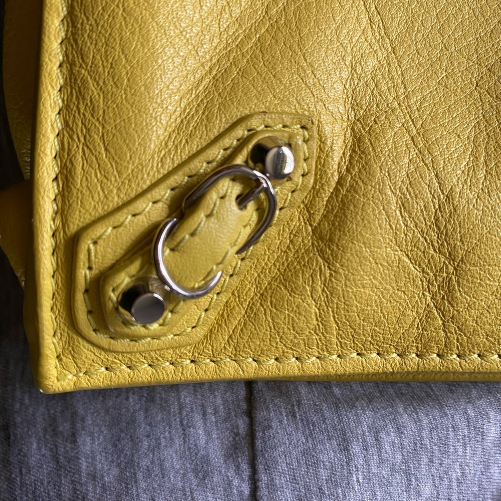 Balenciaga yellow clutch - Picture 9 of 9